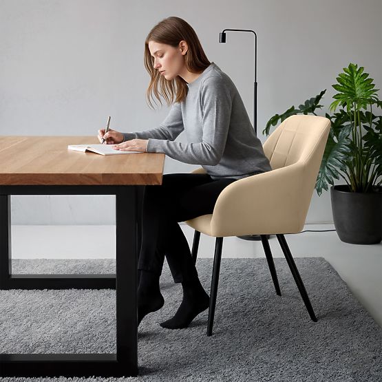 4x Oblazinjeni stol s kvadratnim prešitjem Bež LUXANO Črne noge