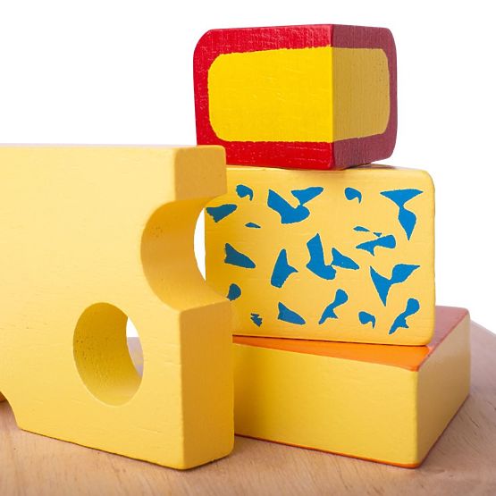Bigjigs Toys Komplet lesenih jedilnih sirov na krožniku