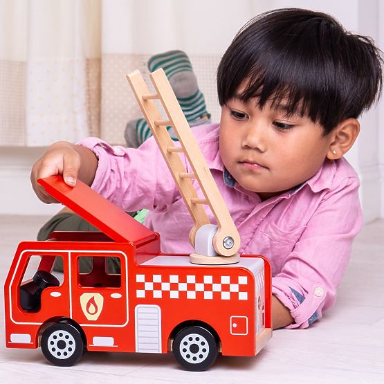 Bigjigs Toys Leseni gasilski avto