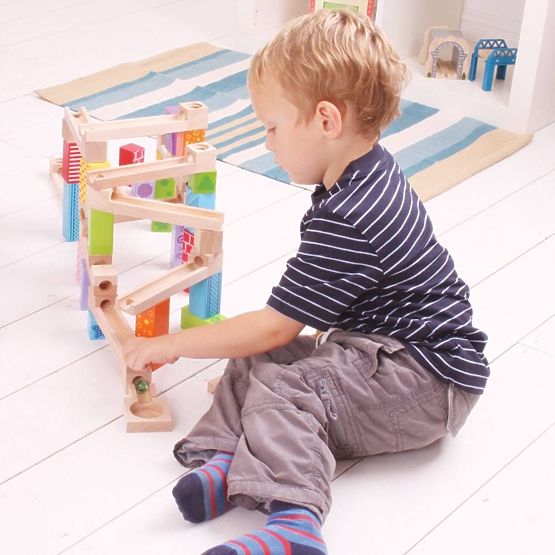 Bigjigs Toys Pisana lesena steza za žogice