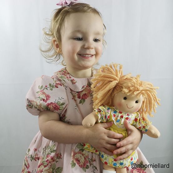 Bigjigs Toys Punčka iz blaga Daisy 28 cm