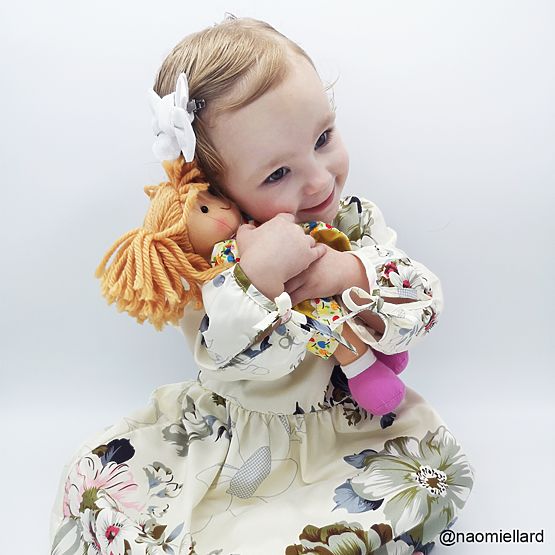 Bigjigs Toys Punčka iz blaga Daisy 28 cm