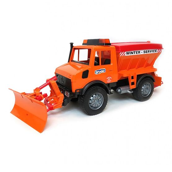 Bruder Mercedes Benz UNIMOG Posipalnik s plugom