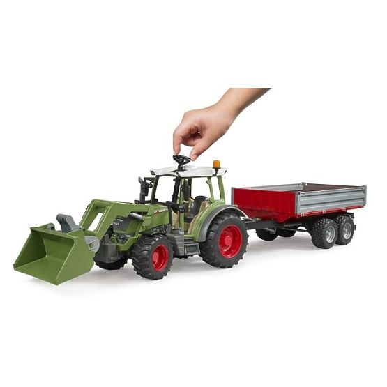 Bruder traktor Fendt Vario 211 s čelnim nakladačem in prekucnim priklopnikom
