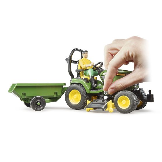 Bruder Vrtni traktor John Deere X949 z vrtnarjem