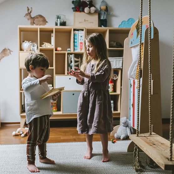 Dětské divadlo a police v jednom Fantasy Retro