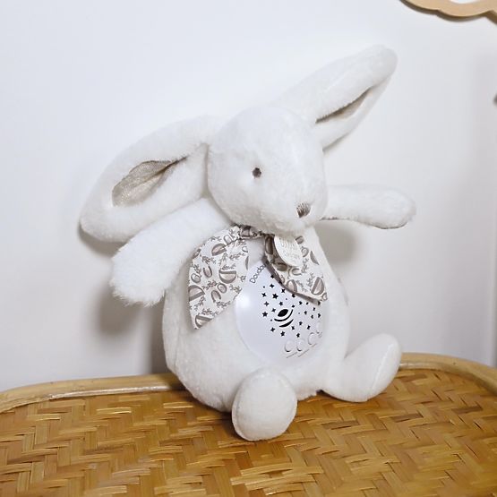 Doudou Glasbena skrinjica s projekcijo Zajček bel