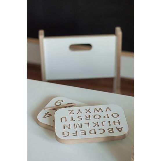 Grafomotorična tabla - črke