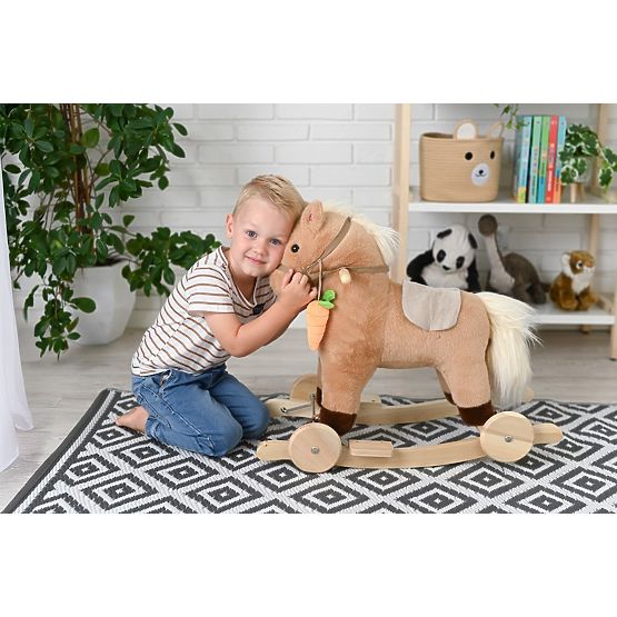 Gugalni konjiček s korenčkom