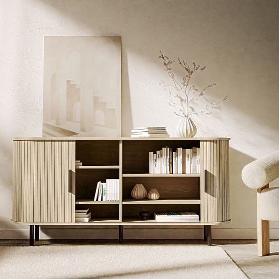 Komoda Gliss, zaobljena, lamele, svetel hrast