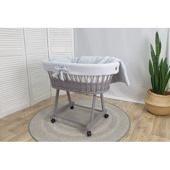 Pletena postelja z opremo za dojenčka - siva