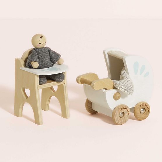 Le Toy Van Set dojenček s dodatki nova zasnova
