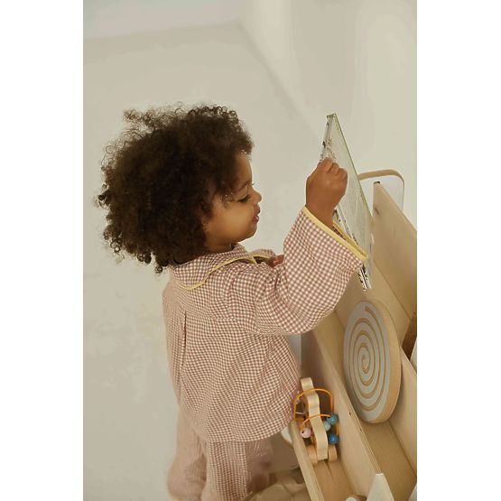 Leseni regal za knjige in igrače