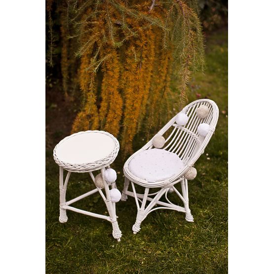 LILU Okrugla pletena mizica