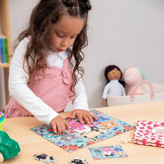 Mudpuppy Puzzle Muce v skodelici za čaj v tekstilni vrečki 36 kosov