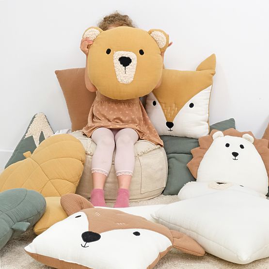 Mušelinski vzglavnik Ourbaby Ø 35 cm Medved - gorčična barva