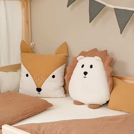 Mušelinski vzglavnik Ourbaby 38x35 cm - Ježek