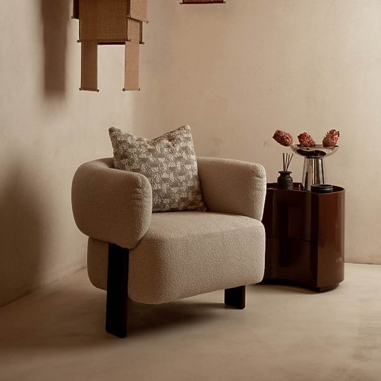 Nočna omarica z predali Vena, bordo/rjava, zaobljena, sijoča