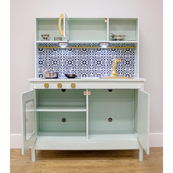 Nordijska lesena kuhinja z dodatki