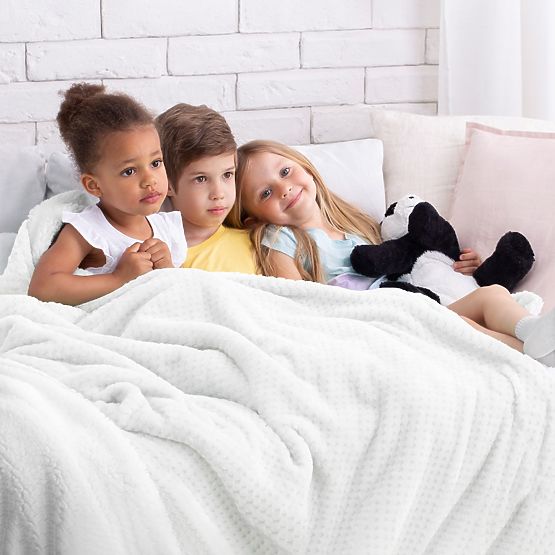 Odeja SHLEEPY barva bela žakardno vtisnjena klasični stil 170x210