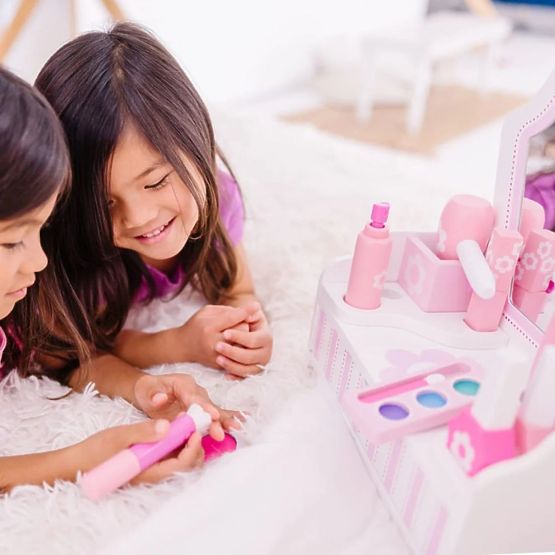 Otroška kozmetična mizica z ogledalom