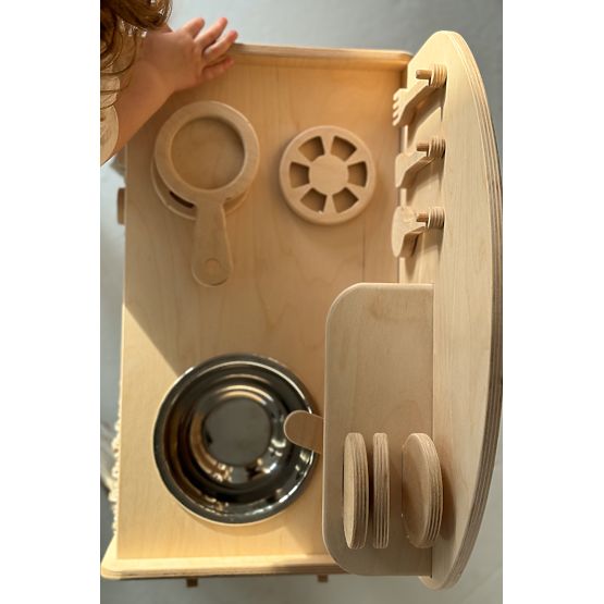 Otroška lesena kuhinja - naravna