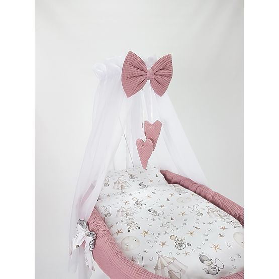 Pletena posteljica z opremo za dojenčka - Cirkus