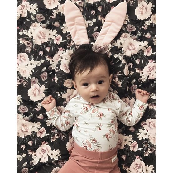 Blazina z ušesi Nočno cvetje