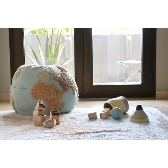 Sedeči puf Globe