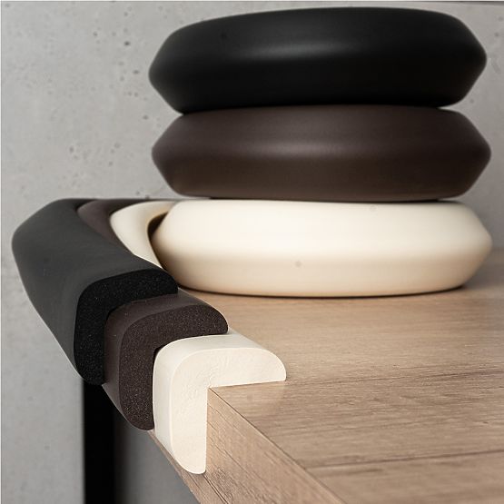 SIPO Zaščitni trak za robove pohištva, črn - 1 kos