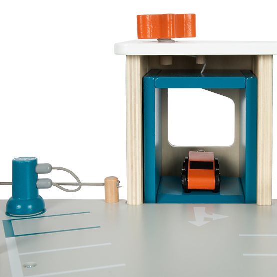 small foot Leseno dirkalno parkirišče