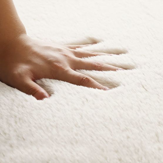 Svilena preproga Rabbit - Bela Ecru