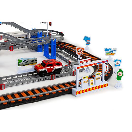 Vlak in avto na baterije dve progi mesto 108 elementov