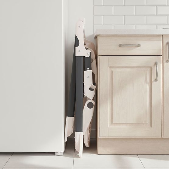 Zložljiv otroški jedilni stol s igračami ECOTOYS