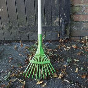 Bigjigs Toys Green Leaf Vrtne grablje