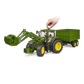 Bruder traktor John Deere 7R 350 s čelnim nakladalnikom in tandem prikolico