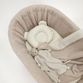 Pletena posteljica za dojenčka Teddy - bela barva z bež opremo